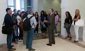 O conselleiro de Cultura, Educación e Ordenación Universitaria, Xesús Vázquez Abad, reunirase con alumnado alemán descendentes de emigrantes españois. Na sala seminario do Museo Centro Gaiás, na Cidade da Cultura de Galicia (Monte Gaiás s/n).
foto xoán crespo
09/07/14