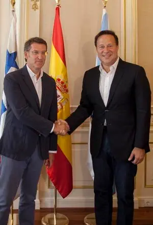 PAZO DE RAXOI

12,50 h.-   O presidente da Xunta, Alberto Núñez Feijóo, recibirá o presidente de Panamá, Juan Carlos Varela Rodríguez. 

foto xoán crespo
06/09/14