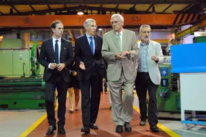 Francisco Conde visita la empresa ThuneEureka