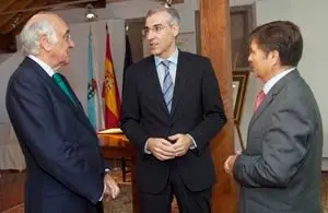 O conselleiro de Economía e Industria, Francisco Conde, clausurará a reunión do Círculo de Confianza da Fundación Inade. Na biblioteca do centro cultural de Afundación (rúa do Vilar, 19).
foto xoán crespo
29/10/14