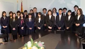 O director xeral de Xuventude e Voluntariado, Ovidio Rodeiro, recibirá aos mozos procedentes de Wakayama (Xapón) que están a participar nun intercambio organizado por Xuventude. Na sala de xuntas do Edificio Administrativo de San Lázaro. Terceiro Andar. 
foto xoán crespo
09/03/15