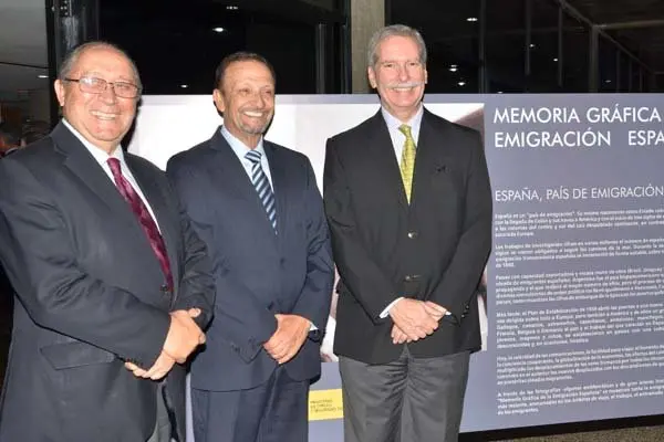 EXPOSICION MEMORIA EMIGRACION HGV 2015 PORT