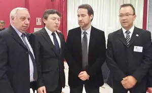 Barcelona.Directivos de ASOBECAT con el alcalde de Ponferrada.