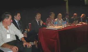 INTCarlos Oreste, Intendente Municipal, volvió a dialogar con los delegados, algo que había hecho el viernes a la noche