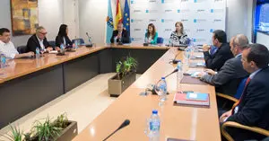 A directora xeral de Comercio, Sol Vázquez, e o xerente de Galicia Calidade, Alfonso Cabaleiro, participarán nunha xornada técnica coa agregada de Agricultura da Embaixada de Estados Unidos en España, Rachel Bickford, dirixida a empresas certificadas por Galicia Calidade e centrada nas potencialidades do mercado estadounidense. No salón de actos do Igape (San Lázaro, s/n). 
foto xoán crespo
10/06/15