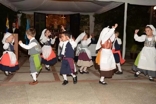 CAC MEDALLA HONOR EMIGRACI‡N 2015 16