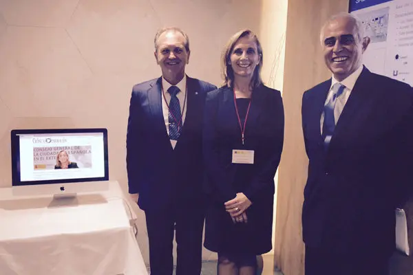 17.Dizy. Del Corral y Miras con la pantalla