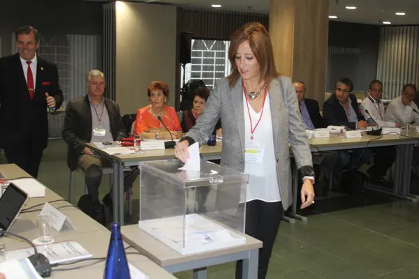 Votando Retornados (Eva Foncubierta)