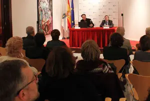 2. El ciclo de conferencias cuenta con un público fiel y amante del arte
