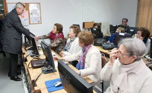 alfonso rueda visita a sede da fundacion entreculturas