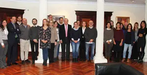 Los técnicos que acudieron a la reunión con el delegado de la Xunta, José Ramón Ónega, y la gerente de APTE, Soledad Díaz, a su izda