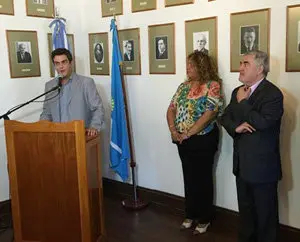 gaiman firma convenio con provincia