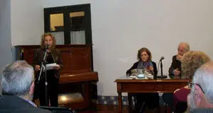 Carmen André presentó el libro de Rubén Benítez