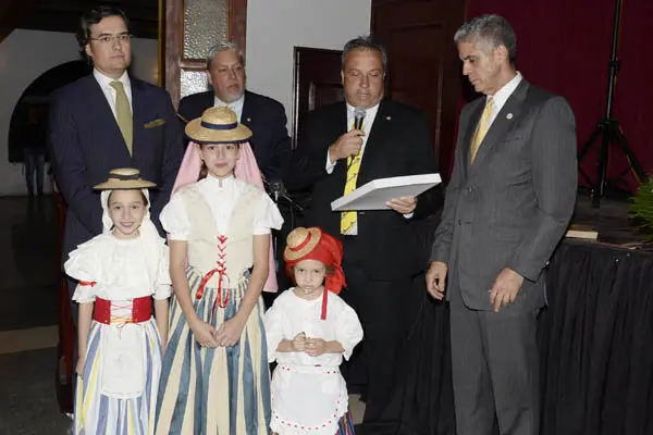 HCV DIA DE CANARIAS 2016 1