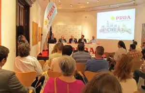 Un momento del acto de Pinturas Proa, con público