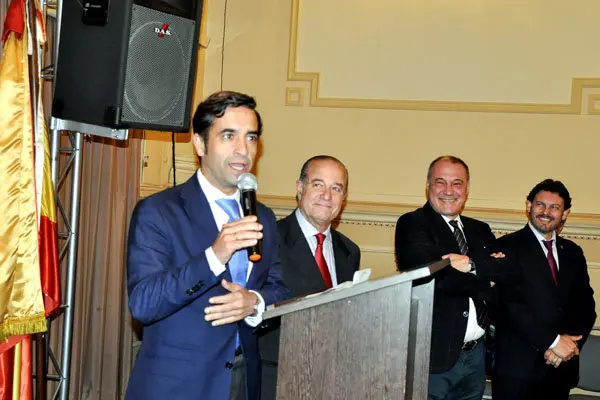 habla junto al presidente club español