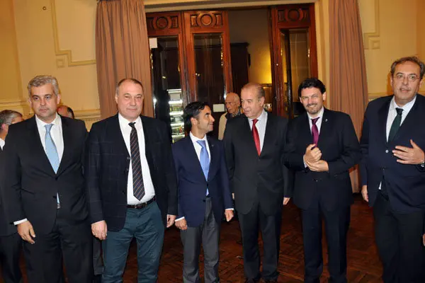 ingresan al club español