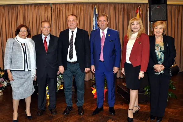 pte club español victor moldes embajador y directivos de la federacion de instituciones española