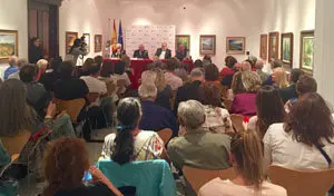3. La mesa con parte del público