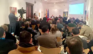 3. Cerca de un centenar de personas acudieron a la Casa de galicia a la presentación del informe sobre Mondoñedo