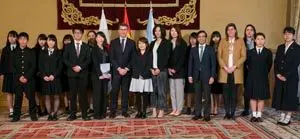 PAZO DE RAXOI
17,30 h.- O presidente da Xunta, Alberto Núñez Feijóo, acompañado do conselleiro de Política Social, José Manuel Rey Varela, recibirá o grupo de mozos e mozas da prefectura de Wakayama (Xapón) que visitan Galicia grazas ao programa de intercambio A xuventude no mundo. No salón Nobre.
foto xoán crespo
09/03/17