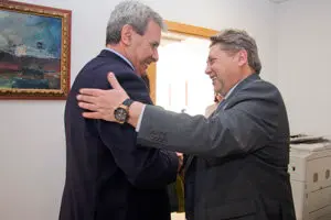 13:30.- Despacho del consejero.
El consejero de Presidencia y Justicia, Rafael de la Sierra, firma un convenio con la Casa de Cantabria en Madrid. 
16 MAR 17