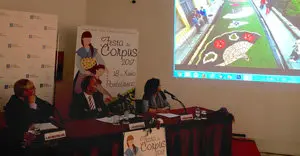 3. En el acto se proyectó un audiovisual para mostrar algunas de las alfombras de Ponteareas