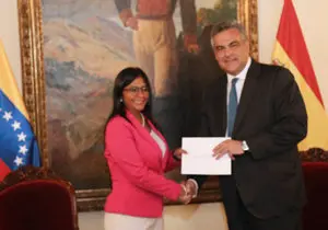 EMBAJADOR DE ESPAÑA PRESENTÓ CARTAS DE ESTILO