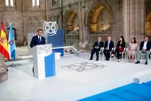 SANTIAGO DE COMPOSTELA
 
13,00 h.-    O titular da Xunta de Galicia, acompañado do seu Executivo, presidirá a cerimonia de imposición das Medallas Castelao 2017. Na Igrexa de San Domingos de Bonaval. 
Foto Xoán Crespo
28/06/17