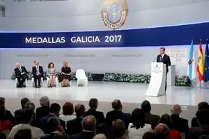 CIDADE DA CULTURA   13,00 h.-    O titular do Goberno galego, Alberto Núñez Feijóo, acompañado dos membros do Executivo autonómico, presidirá o acto de imposición das Medallas de Galicia 2017. No andar -1 do Museo Centro Gaiás (monte Gaiás, s/n).
foto xon crespo
24/07/17