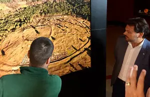 Miranda en el Centro Arqueológico de San Cibrao de Las 3