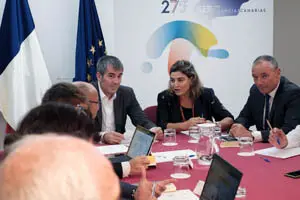 Fernando Clavijo Batlle, presidente del Gobierno de Canarias preside la mesa de turismo tras la inauguraciÛn del ìForo EstratÈgico Canarias-Francia sobre PolÌtica Ling¸Ìstica y CooperaciÛn Educativaî a 27 de Septiembre de 2017. (Foto: Arturo Rodriguez/Presidencia GobCan)
Esta fotografÌa oficial del Gobierno de Canarias es solamente para uso editorial por medios de comunicaciÛn. La fotografÌa no puede ser manipulada de ninguna manera y no se puede utilizar en materiales comerciales y/o polÌticos, publicidad, correos electrÛnicos, productos, promociones que de alguna manera pueda sugerir la aprobaciÛn o respaldo del Presidente, o el Gobierno de Canarias.