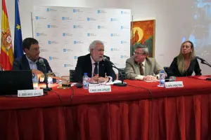 Jesús Ángel Sánchez, Miguel Ángel Santalices,  Ramón Jiménez y Lucila Vázquez-Gulías, en la mesa, durante la intervención de Santalices