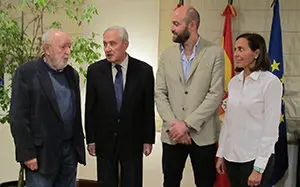 Diego Carcedo, el delegado de la Xunta, José Ramón Ónega, Víctor López y la editora M.J. Cuchet