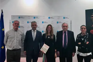 2. De izq. a dcha. Joaquín G. Dorao, Marta González, el delegado de la Xunta José Ramón Ónega, el sec. Xeral de Política Lingüística Valentín García y Gemma Sesar