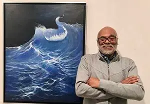 2. El artista neoyorquino afincado en España desde klos años setenta Keith L. Boyd ante su obra COMO UN ABANICO