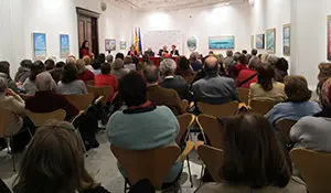 El público llenó la sala principal y el hall de la Casa