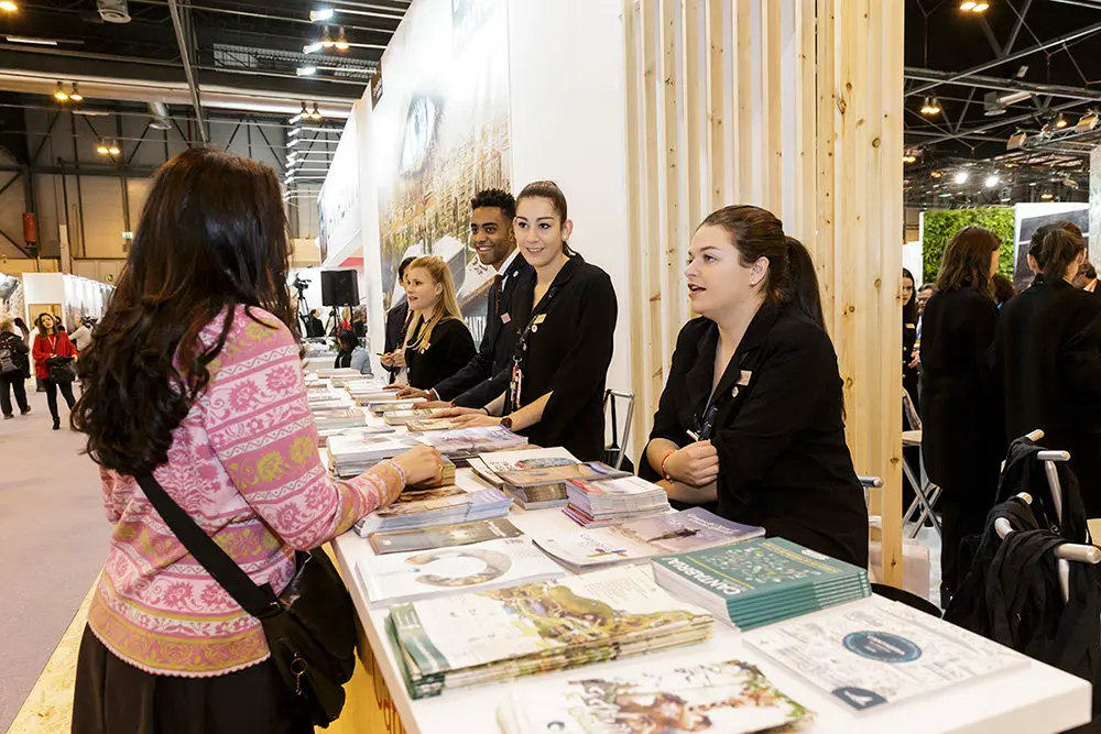 12:00 Estand de Cantabria, FITUR, Madrid. El presidente de Cantabria, Miguel Ángel Revilla, junto con la vicepresidenta y consejera de Universidades e Investigación, Medio Ambiente y Política Social, Eva Díaz Tezanos, y varios consejeros, preside los actos del Día de Cantabria en FITUR. 19 de enero de 2018 Raúl Lucio