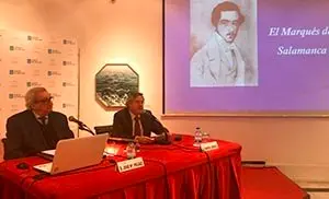 3. En la mesa, el profesor, escritor y conferenciante José María Peláez con el coordinador de Actividades de la Casa Ramón Jiménez  