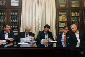 Firma convenio Hogar Español