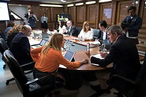 El Presidente D. Fernando Clavijo Batlle asiste al consejo de gobierno a 7 de Mayo de 2018. (Foto: Arturo Rodriguez/Presidencia GobCan)


Esta fotografÌa oficial del Gobierno de Canarias es solamente para uso editorial por medios de comunicaciÛn. La fotografÌa no puede ser manipulada de ninguna manera y no se puede utilizar en materiales comerciales y/o polÌticos, publicidad, correos electrÛnicos, productos, promociones que de alguna manera pueda sugerir la aprobaciÛn o respaldo del Presidente, o el Gobierno de Canarias.