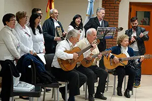 Fed.CyL-Rondalla en el estreno del film Isla de Viento 1