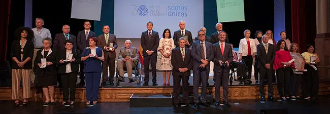 El Presidente D. Fernando Clavijo Batlle  en los Premios Canarias a 30  de Mayo  2018. (Foto: Manuel LÈrida/Presidencia GobCan)


Esta fotografÌa oficial del Gobierno de Canarias es solamente para uso editorial por medios de comunicaciÛn. La fotografÌa no puede ser manipulada de ninguna manera y no se puede utilizar en materiales comerciales y/o polÌticos, publicidad, correos electrÛnicos, productos, promociones que de alguna manera pueda sugerir la aprobaciÛn o respaldo del Presidente, o el Gobierno de Canarias.