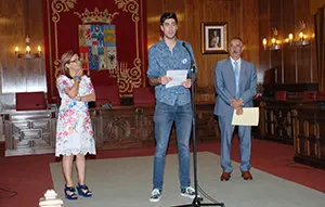 Añoranza Zamora. El descendiente de El Perdigón, y representante de la Casa de Castilla y León en Mar del Plata, interviniendo en el acto de recepción.