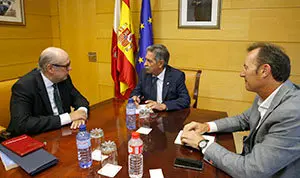 
11:00.- Gobierno de Cantabria.
El presidente de Cantabria, Miguel Ángel Revilla, recibe al director de la Oficina del Alto Comisionado del Gobierno para la Marca España, José Rábena.
29 AGO 18