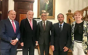 1. De izqda. a dcha. el presidente de AEGAMA Julio Lage, el delegado de la Xunta en Madrid José Ramón Ónega, el embajador de Túnez Wacef Chiha, el director de FIPA Ibrahim Medini y la responsable de CC. Isabel Noriega