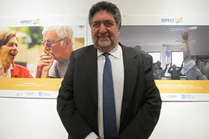 La exposición coincide con el veinte aniversario de FAGAL. En la imagen, su presidente, Juan Carlos Rodríguez