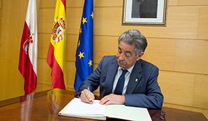 9:30.- Gobierno de Cantabria. El presidente de Cantabria, Miguel Ángel Revilla, firma el decreto de convocatoria electoral. NR ©1 ABR 19