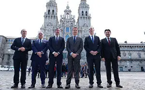 O titular do Goberno galego, Alberto Núñez Feijóo, acompañado polo conselleiro de Facenda, Valeriano Martínez, e polo conselleiro de Sanidade, Jesús Vázquez Almuiña, reciben ao presidente do Goberno de Canarias, Fernando Clavijo Batlle, e a membros do seu Goberno. Pazo de Raxoi, Santiago de Compostela, 3 de abril de 2019