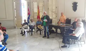Cuba-Unión Orensana-bardo diciendo sus poemas